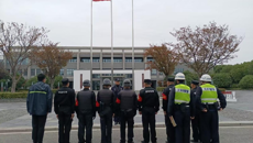 我校成功举行校园反恐防暴演练活动