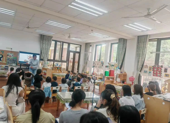 图画书里藏匠心，跨地教研共成长 ——张春霞大师工作室4月跨地教研活动纪实