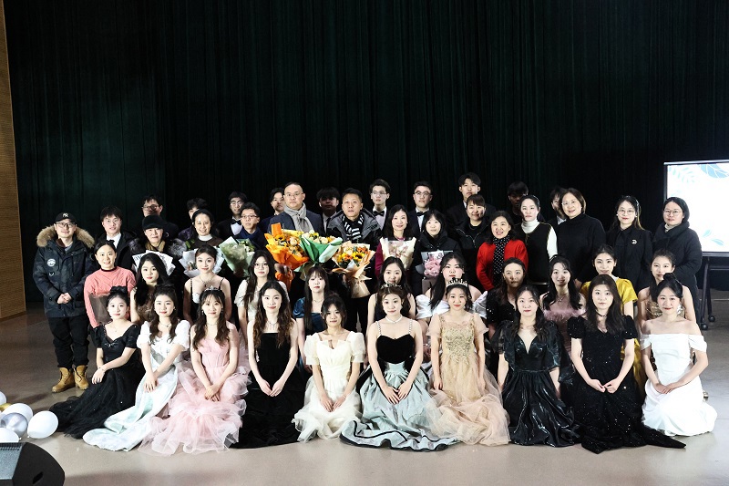 f4e0d9ef-3b9a-42ef-ba32-a4cd335d9e4f f4e0d9ef-3b9a-42ef-ba32-a4cd335d9e4f